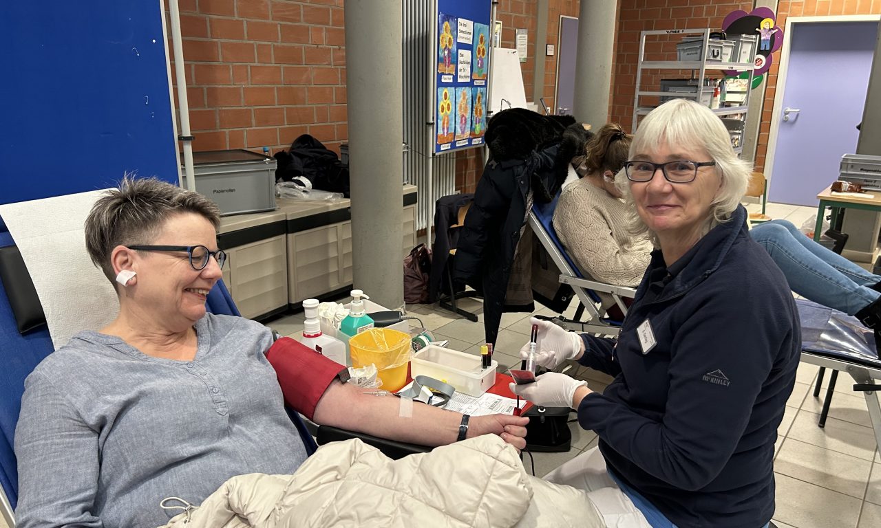 Anfahrt, Aufbau, Blut entnehmen: Ein Arbeitstag beim DRK